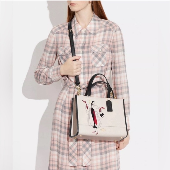COACH BUNDLE Disney X Coach Dempsey Carryall With Cruella Motif CC946 & Wristlet - Picture 13 of 14